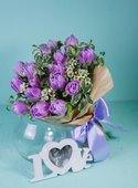 Bouquet of 15 tulips with chamelaucium