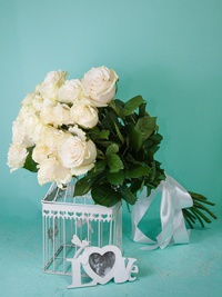 Bouquet of 19 white Dutch roses