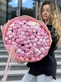 Bouquet of 151 pink peonies