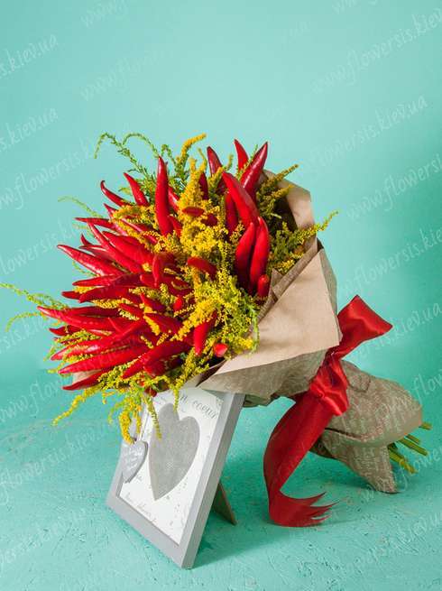 Букет цветов из перчиков Чили