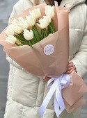 фото Букет из 15 белых тюльпанов