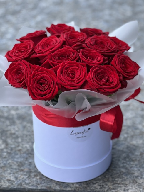 Коробка с красной розы