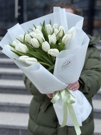 Bouquet of 25 white tulips