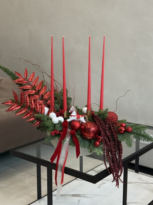 Большая новогодняя композиция с символом года