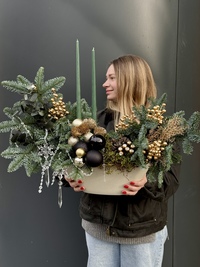 Новогодняя композиция «Изумрудный Шик» со свечами