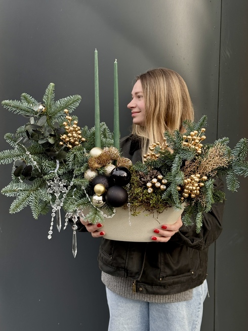 Новогодняя композиция «Изумрудный Шик» со свечами